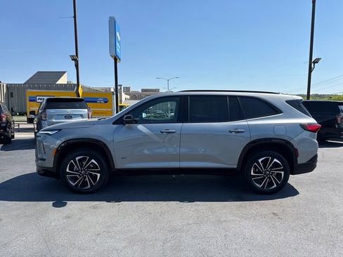 Used 2025 Buick Enclave Sport Touring FWD image 6