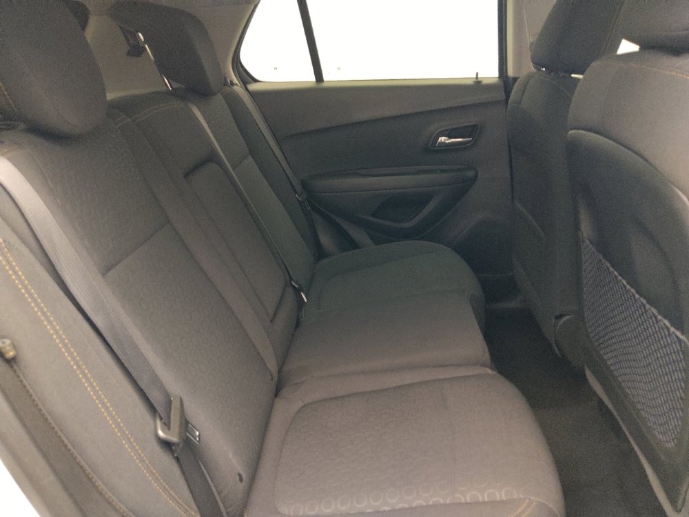 Used 2020 Chevrolet Trax LS FWD image 19