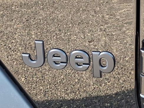 Certified 2021 Jeep Gladiator Sport AWD/4WD image 30
