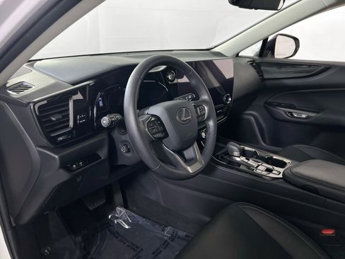 Used 2022 Lexus NX 350h image 9