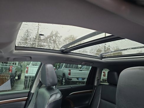 Used 2015 Toyota Highlander Limited Platinum image 13