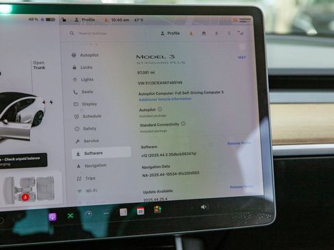 Used 2019 Tesla Model 3 Standard Range image 16
