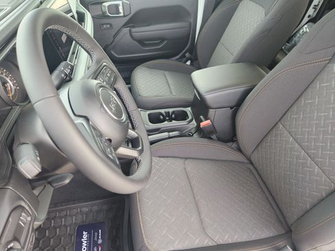 New 2026 Jeep Gladiator Mojave image 10