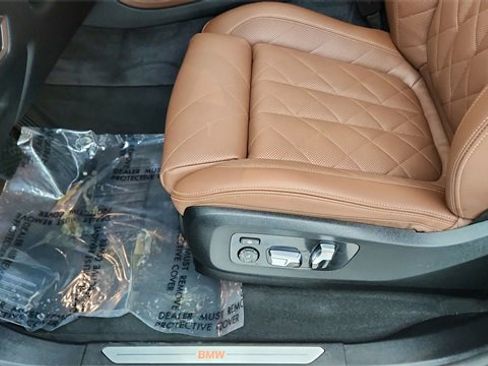 Used 2026 BMW X7 xDrive40i image 38