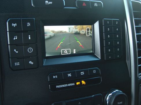 Used 2018 Ford F150 XLT w/ Trailer Tow Package image 24