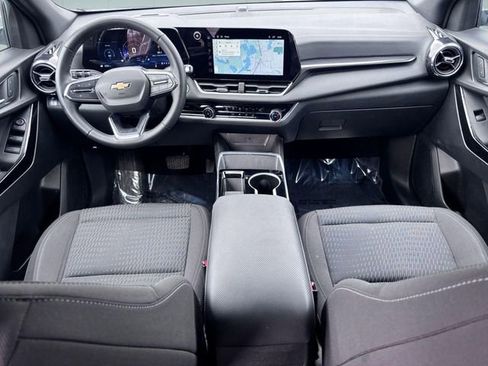 Used 2025 Chevrolet Equinox LT image 32