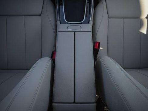 Certified 2026 Mercedes-Benz GLB 250 4MATIC image 20