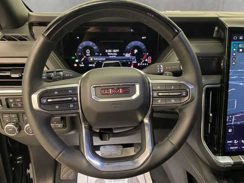 Used 2025 GMC Yukon Elevation AWD/4WD image 14