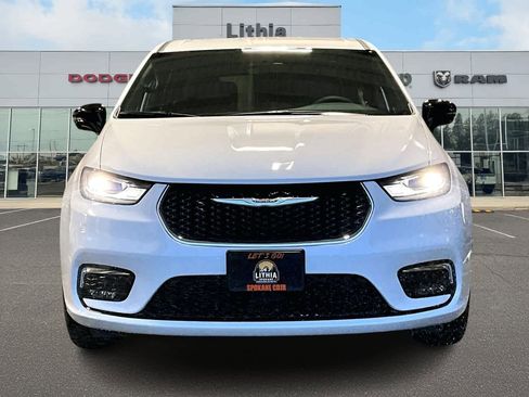 New 2026 Chrysler Pacifica Select image 6