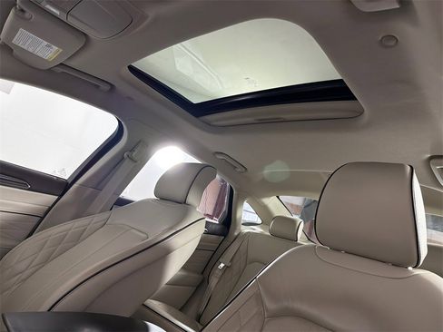 Used 2018 Ford Fusion Platinum image 2