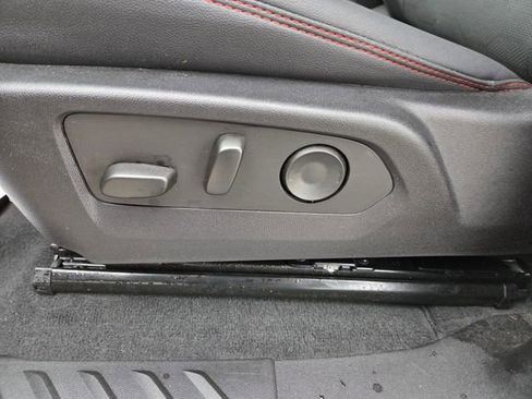 Used 2024 Chevrolet Colorado Z71 w/ Z71 Convenience Package 2 image 18