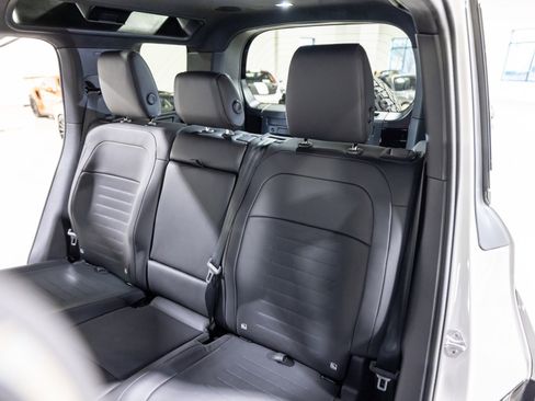 Used 2026 Land Rover Defender 110 OCTA image 40