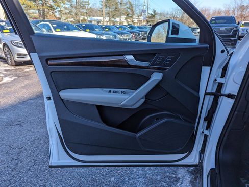 Used 2018 Audi Q5 2.0T Premium Plus w/ Premium Plus Package image 11