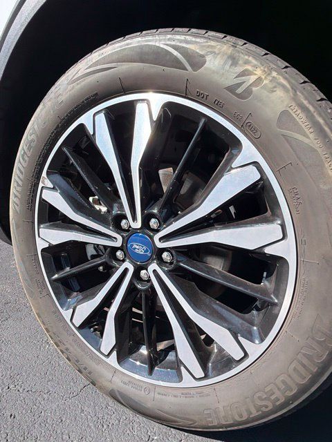 Certified 2022 Ford Escape SE w/ SE Sport Appearance Package AWD/4WD image 11