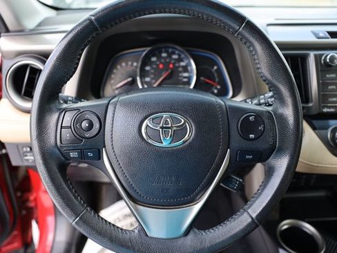 Used 2014 Toyota RAV4 Limited AWD/4WD image 19