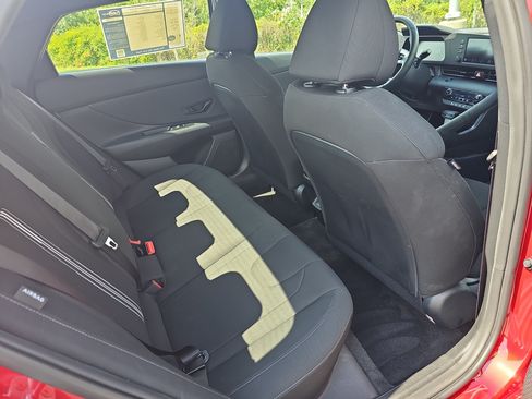 Used 2025 Hyundai Elantra Sport FWD image 11