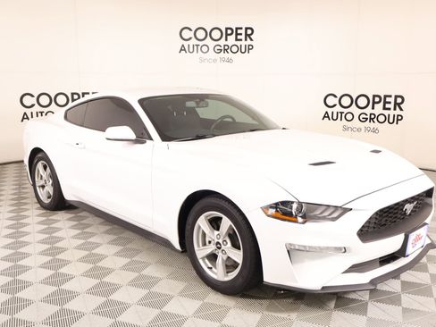 Used 2020 Ford Mustang Coupe RWD image 1
