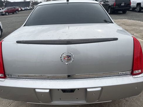 Used 2007 Cadillac DTS Luxury I w/ Trunk Convenience Package image 8