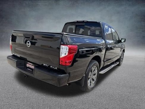 Used 2017 Nissan Titan SV AWD/4WD image 6