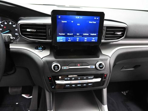 Used 2020 Ford Explorer XLT w/ Equipment Group 202A AWD/4WD image 20