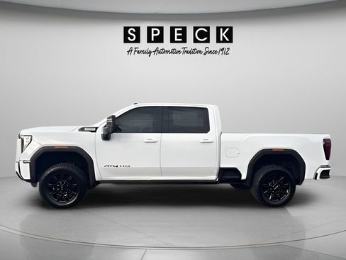 Used 2024 GMC Sierra 2500 AT4 w/ AT4 Premium Plus Package AWD/4WD image 2