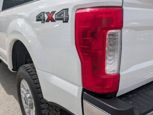 Used 2019 Ford F350 XLT w/ Camper Package AWD/4WD image 4