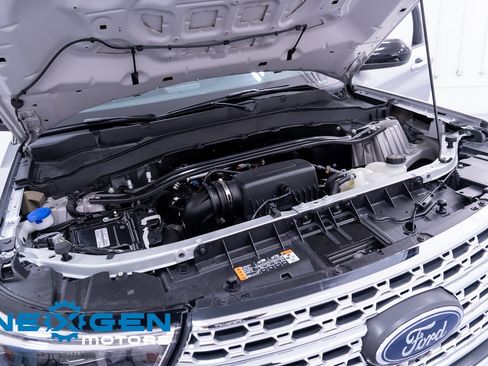 Used 2023 Ford Explorer Limited image 10