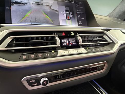 Used 2021 BMW X7 M50i w/ Dynamic Handling Package image 30