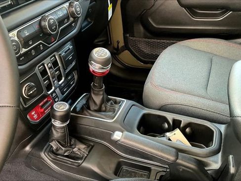 New 2025 Jeep Wrangler Unlimited Rubicon image 9