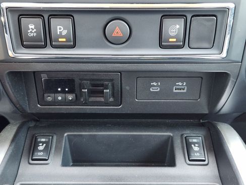 Used 2023 Nissan Titan SV w/ SV Convenience Package AWD/4WD image 24