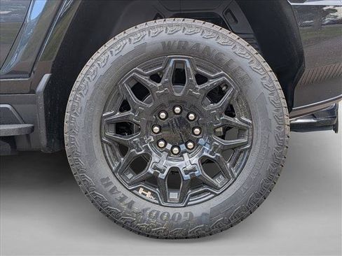 New 2026 GMC Hummer EV SUV w/ LPO, Dark Essentials Package AWD/4WD image 10