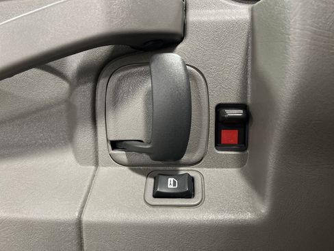 Used 2024 GMC Savana 2500 w/ Driver Convenience Package image 7