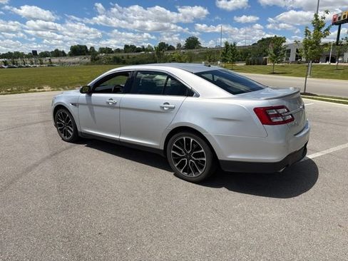 Used 2017 Ford Taurus Limited AWD/4WD image 4