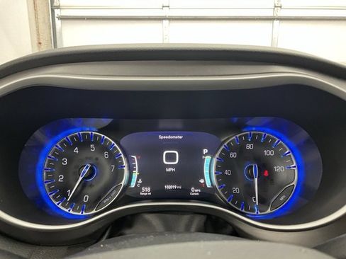 Used 2020 Chrysler Pacifica Touring-L Plus image 11