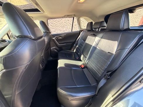 Used 2019 Toyota RAV4 Limited image 25