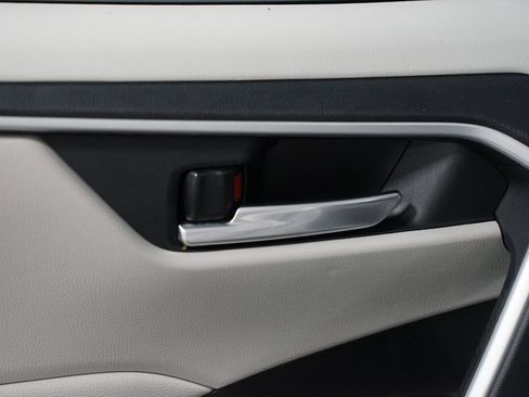 Certified 2025 Toyota RAV4 XLE Premium FWD image 32