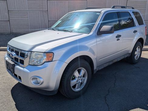 Used 2011 Ford Escape XLT AWD/4WD image 1