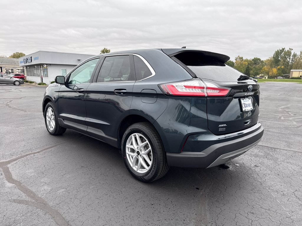 Used 2023 Ford Edge SEL AWD/4WD image 3