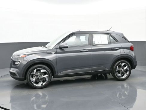 Certified 2024 Hyundai Venue SEL FWD image 7