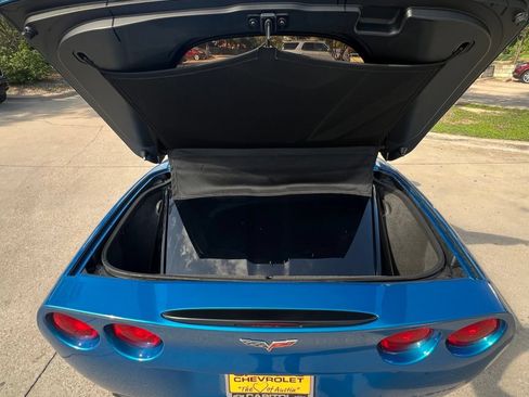 Used 2009 Chevrolet Corvette Coupe w/ Preferred Equipment Group RWD image 23