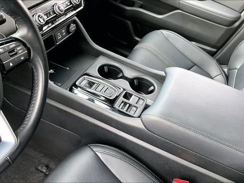 Used 2025 Honda Pilot Touring image 18