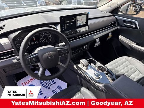 New 2026 Mitsubishi Outlander SE image 9