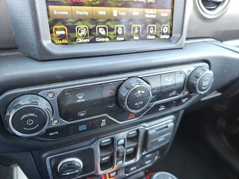 Used 2023 Jeep Wrangler Unlimited Rubicon 4xe image 24