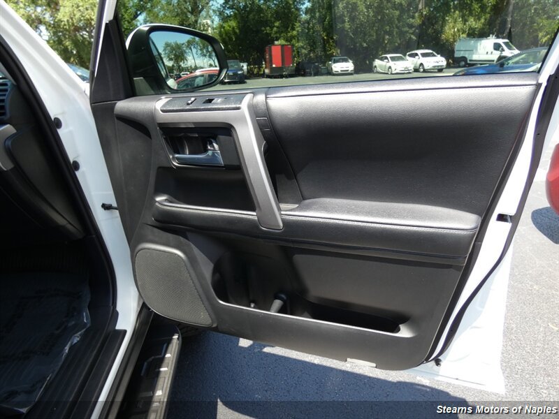 Used 2020 Toyota 4Runner SR5 AWD/4WD image 50