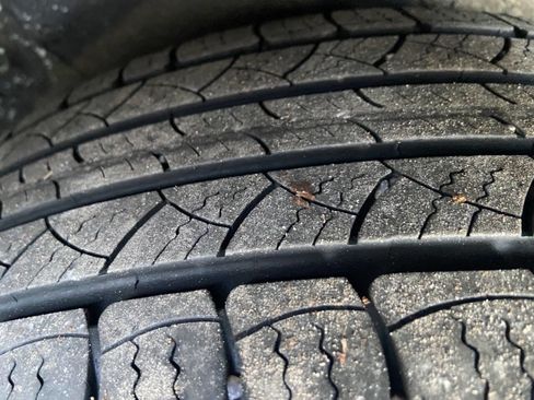 Used 2013 Toyota RAV4 XLE image 5