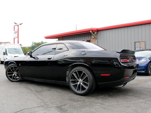 Used 2018 Dodge Challenger R/T Scat Pack w/ Leather Interior Group image 7