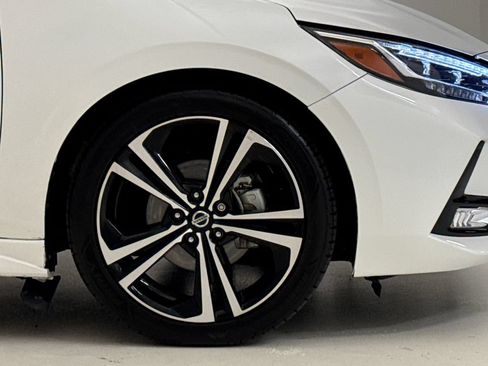 Used 2023 Nissan Sentra SR w/ SR Premium Package FWD image 6
