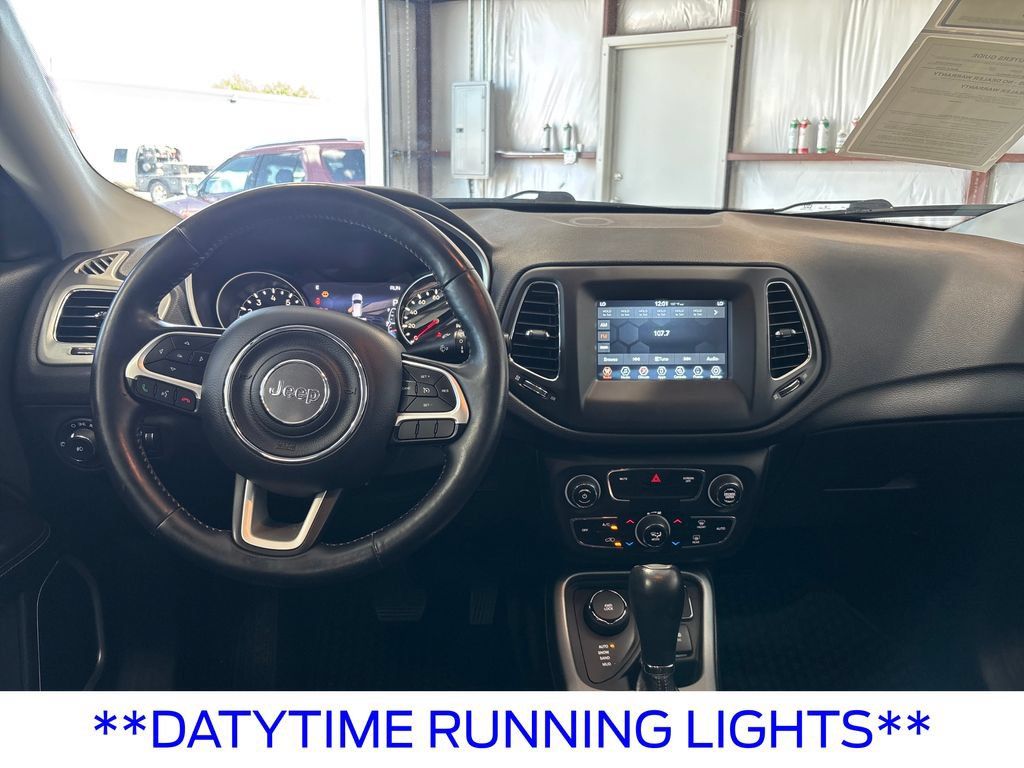 Used 2018 Jeep Compass Latitude w/ Popular Equipment Group AWD/4WD image 21