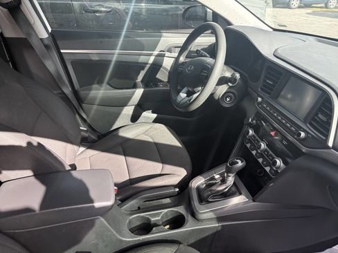 Used 2020 Hyundai Elantra SEL w/ Cargo Package (C1) image 12