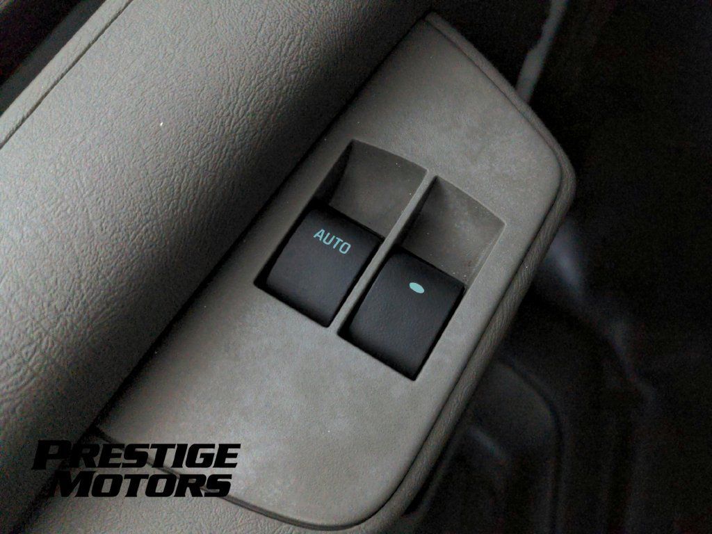 Used 2014 Chevrolet Express 2500 Extended RWD image 19